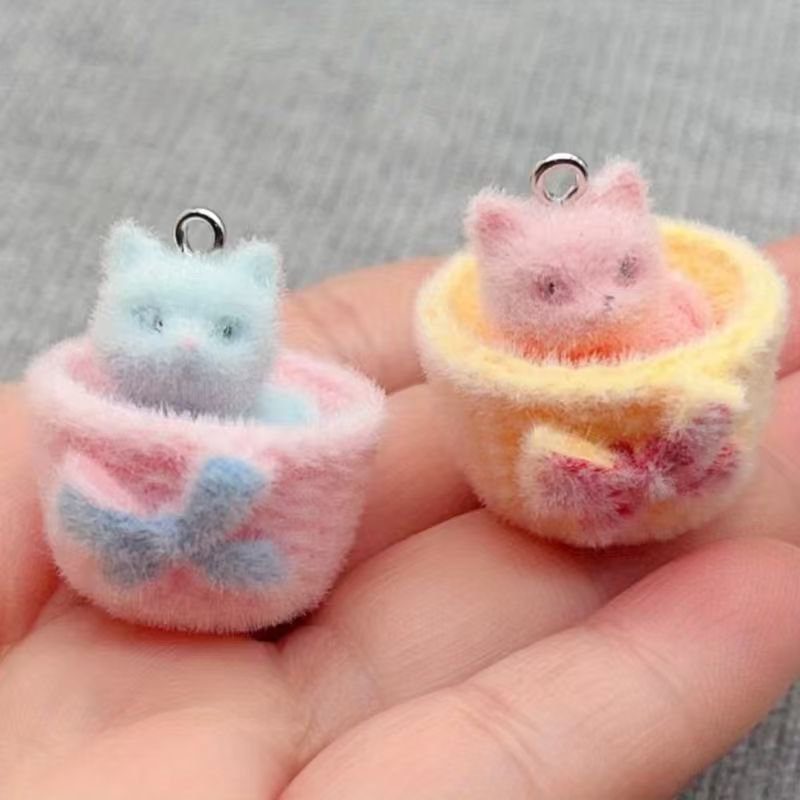 Resin Art Earrings - 4pcs 3D plush resin cat pendant,